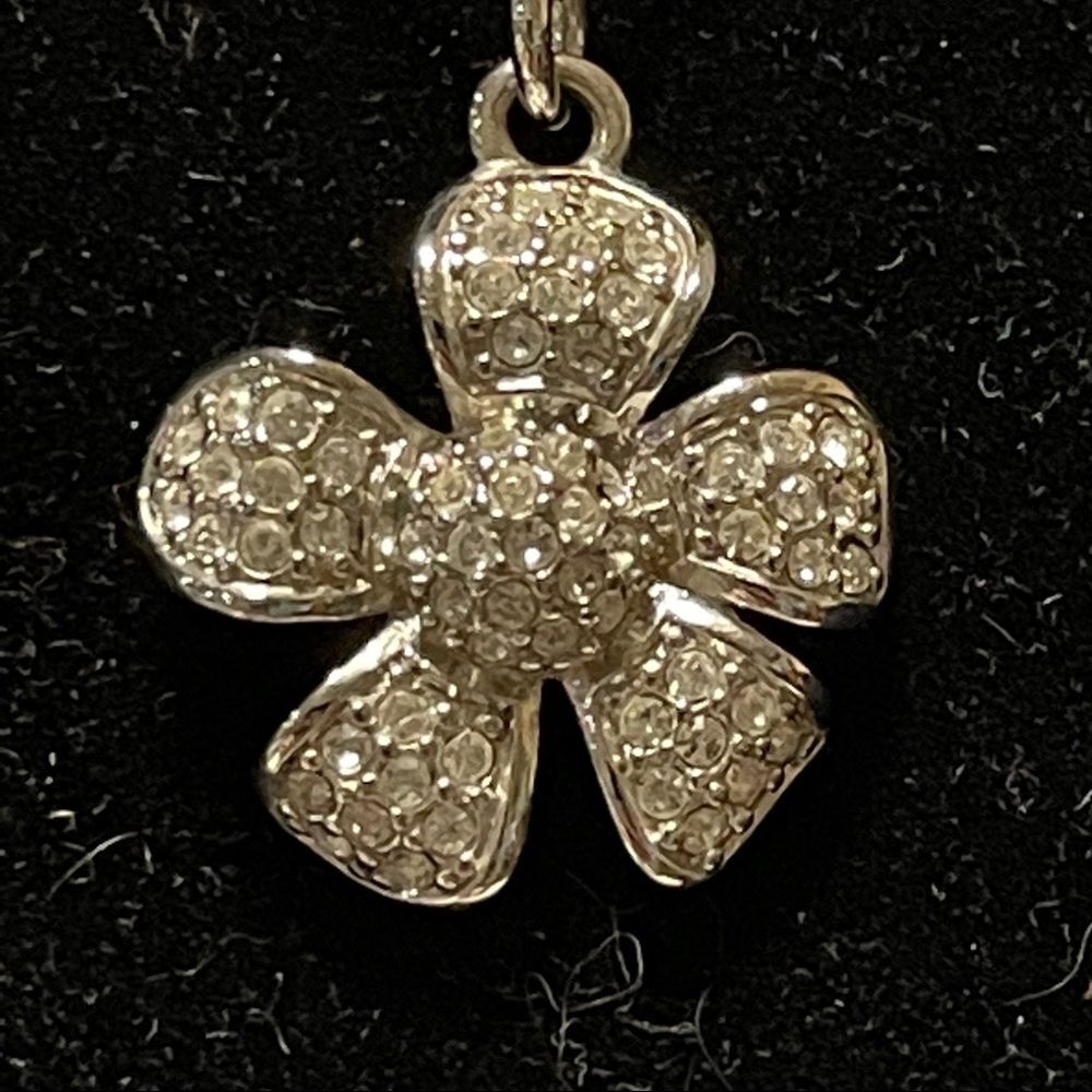 Lia Sophia Silver Tone Flower Necklace 16-19”